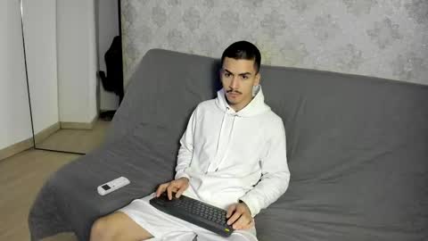 nathan_baker__ online show from November 27, 11:36 am