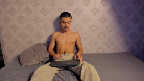 nathan_baker__ online show from November 29, 7:27 pm