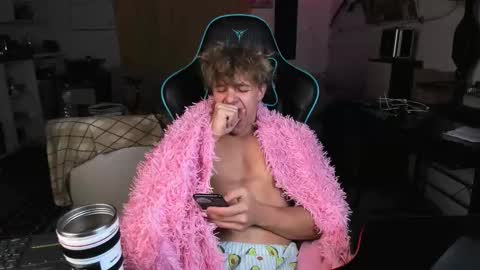 Snapshot of naughty_nik43 chatting on October 1, 1:53 am Nik online show from October 1, 1:53 am