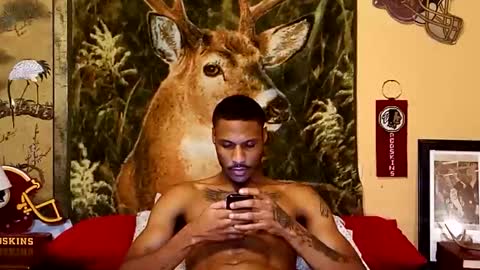 Snapshot of naughtyy_ken chatting on October 28, 7:05 pm Mekhi or Khi online show from October 28, 7:05 pm