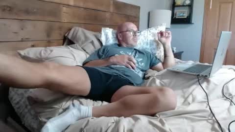 NEIGHBORGUY4U online show from May 8, 2:39 pm