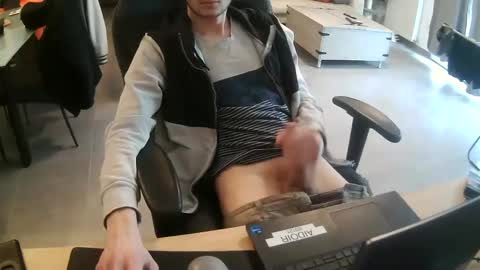 Snapshot of nerosse chatting on March 4, 3:26 pm nerosse online show from March 4, 3:26 pm