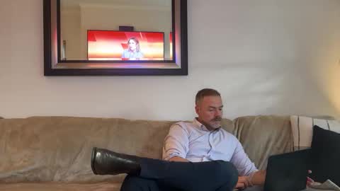 Guy online show from February 12, 8:38 am