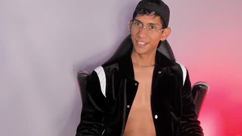 Snapshot of nick_collins20 chatting on September 25, 9:24 pm Nick online show from September 25, 9:24 pm