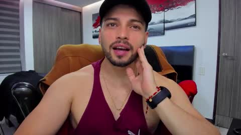 Snapshot of nick_klaus chatting on October 25, 11:39 pm Nick Klaus online show from October 25, 11:39 pm