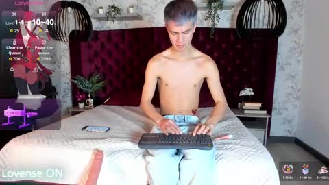 Nick  online show from October 5, 12:53 pm