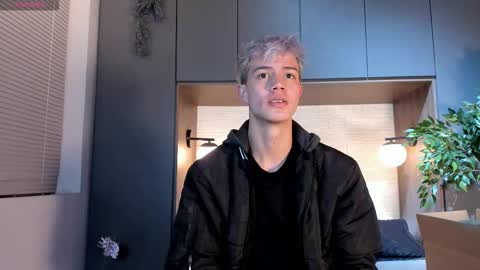 Nick  online show from December 18, 12:01 pm