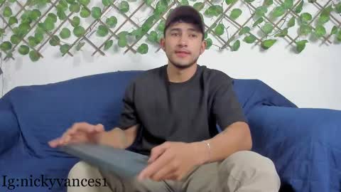 nicky online show from March 7, 8:11 pm