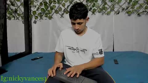 nicky online show from September 15, 11:06 pm