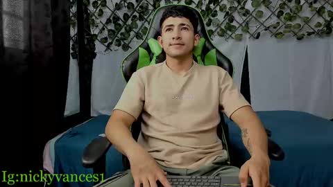 nicky online show from September 20, 7:25 pm