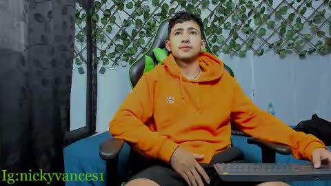 nicky online show from September 28, 9:02 pm