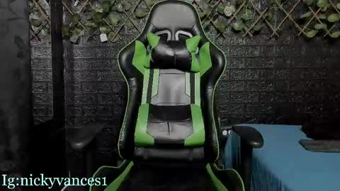 nicky online show from October 15, 3:52 pm