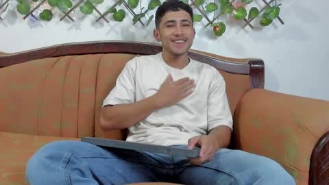 nicky online show from December 13, 7:43 pm