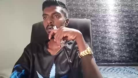 james online show from March 4, 6:29 pm