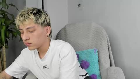 Snapshot of nico_nico_xd chatting on October 22, 5:44 am Nico  online show from October 22, 5:44 am