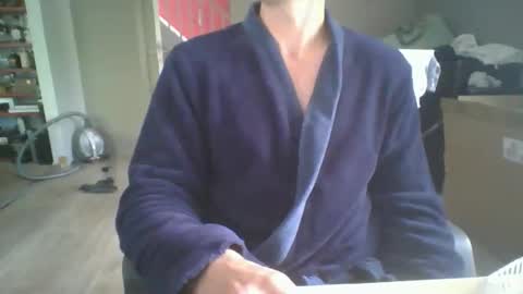 nicolafrance online show from May 4, 9:11 am