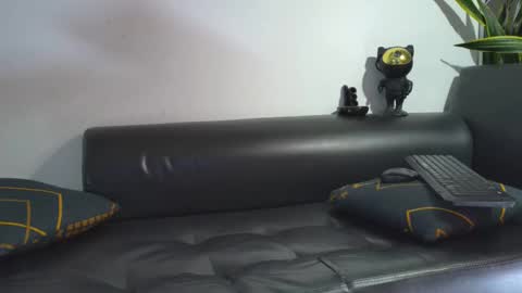 Nicolas online show from November 22, 7:46 pm