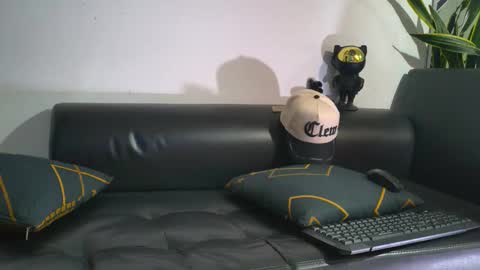 Nicolas online show from November 15, 4:14 am