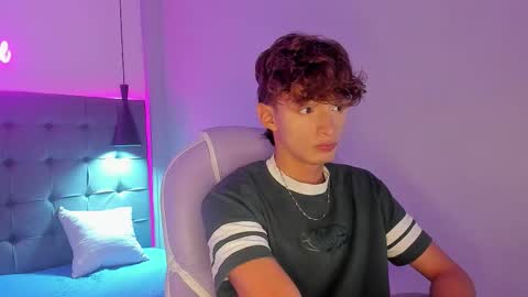 nicolasferrer18 online show from December 1, 7:28 pm