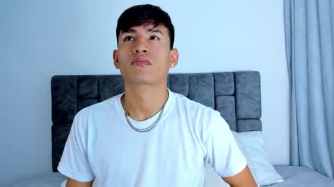 nicolastorres__ online show from November 15, 9:11 am