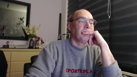 nightkeeper63 online show from February 27, 11:04 pm