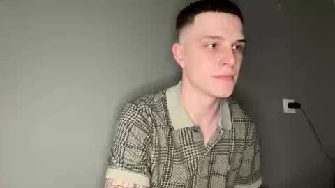 Max online show from December 17, 6:25 pm