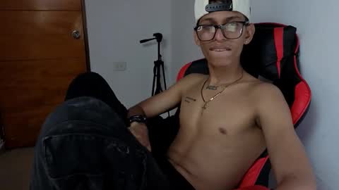 niklaus_wolf online show from March 10, 6:08 am