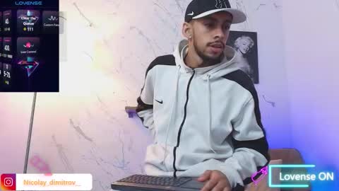 Snapshot of nikolay_dimitrov chatting on October 16, 2:08 am    online show from October 16, 2:08 am