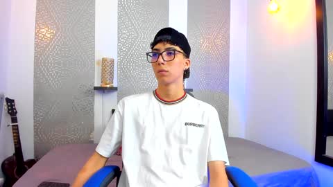 Snapshot of nikolay_gregori chatting on February 3, 4:04 am    online show from February 3, 4:04 am