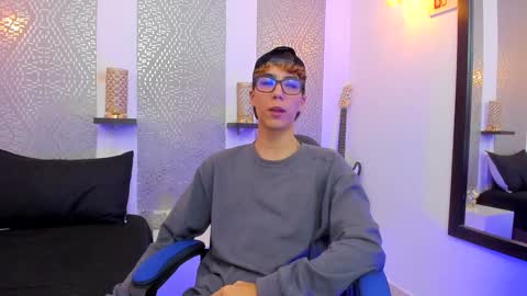 Snapshot of nikolay_gregori chatting on January 3, 4:00 am    online show from January 3, 4:00 am