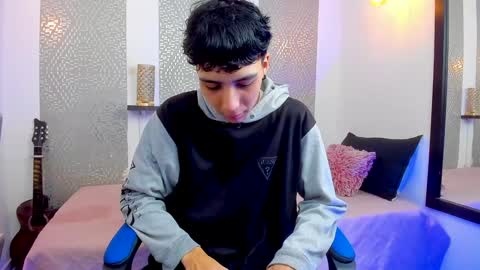 Snapshot of nikolay_gregori chatting on February 6, 3:59 am    online show from February 6, 3:59 am