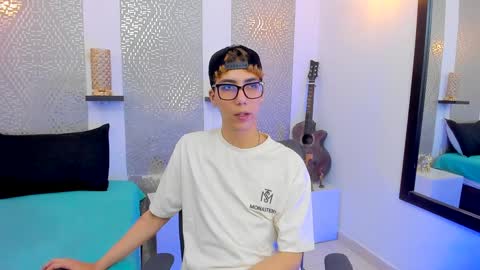 Snapshot of nikolay_gregori chatting on December 14, 5:29 am    online show from December 14, 5:29 am