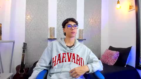 Snapshot of nikolay_gregori chatting on February 28, 3:48 am    online show from February 28, 3:48 am