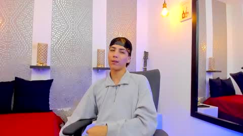 Snapshot of nikolay_gregori chatting on December 3, 4:24 am    online show from December 3, 4:24 am