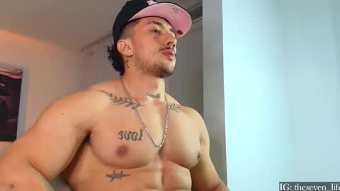 Snapshot of nikolaylisin chatting on October 4, 7:35 am Niko online show from October 4, 7:35 am