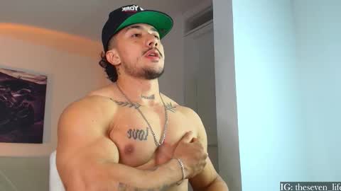 Snapshot of nikolaylisin chatting on October 23, 4:05 am Niko online show from October 23, 4:05 am