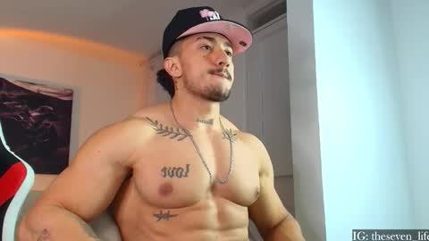 Snapshot of nikolaylisin chatting on October 14, 6:42 am Niko online show from October 14, 6:42 am