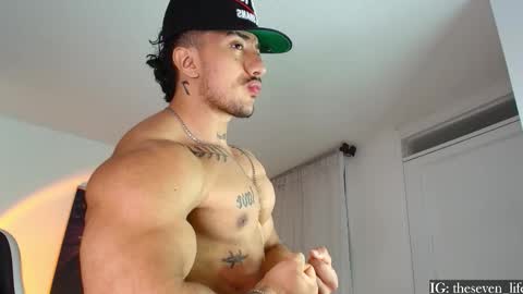 Snapshot of nikolaylisin chatting on October 3, 6:29 am Niko online show from October 3, 6:29 am