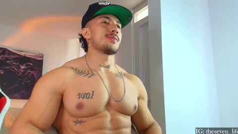 Snapshot of nikolaylisin chatting on October 11, 6:01 pm Niko online show from October 11, 6:01 pm