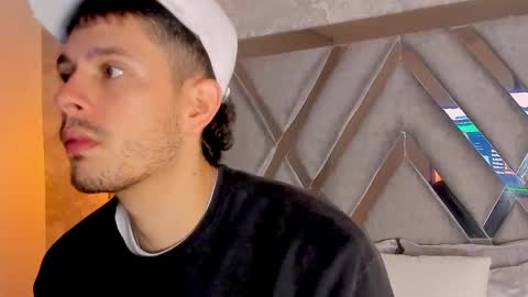 Nils online show from November 18, 4:38 am