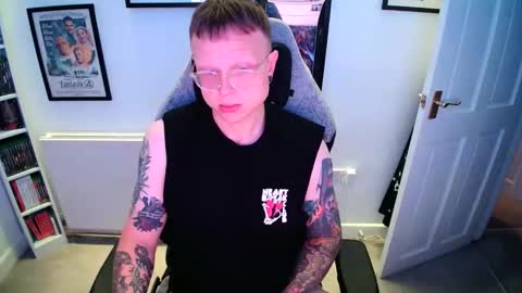 Snapshot of nlrb93 chatting on September 14, 8:44 pm BNate93 online show from September 14, 8:44 pm