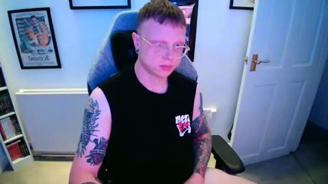 Snapshot of nlrb93 chatting on September 22, 5:56 pm BNate93 online show from September 22, 5:56 pm