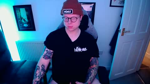 Snapshot of nlrb93 chatting on December 18, 7:30 pm BNate93 online show from December 18, 7:30 pm