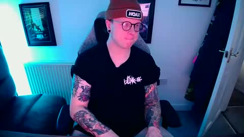 Snapshot of nlrb93 chatting on December 8, 2:30 pm BNate93 online show from December 8, 2:30 pm