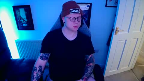 Snapshot of nlrb93 chatting on January 15, 7:01 pm BNate93 online show from January 15, 7:01 pm