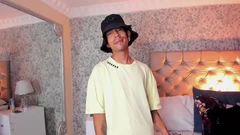 Noah online show from May 18, 4:18 am
