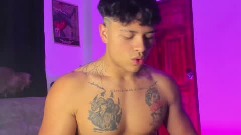 noah_223 online show from February 26, 4:47 am