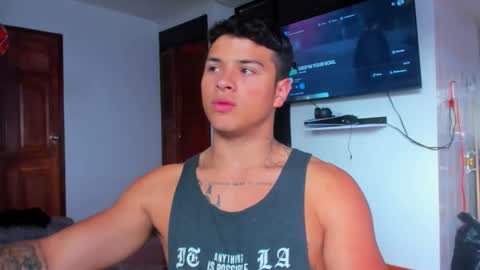 noah_223 online show from November 9, 8:24 pm