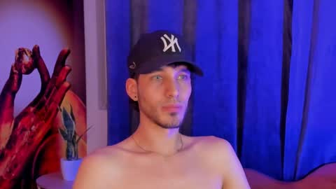 Noah Brigth online show from November 27, 1:42 am