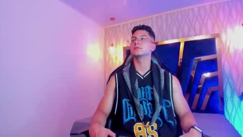 Noah online show from March 6, 6:16 pm